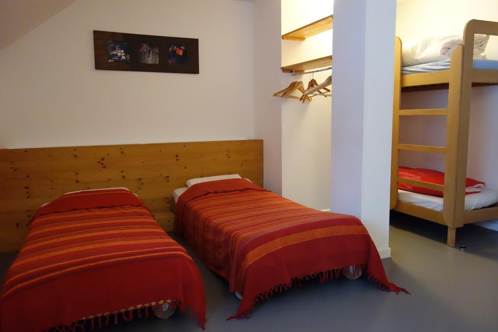Auberge Des Ecrins Champoleon Room photo