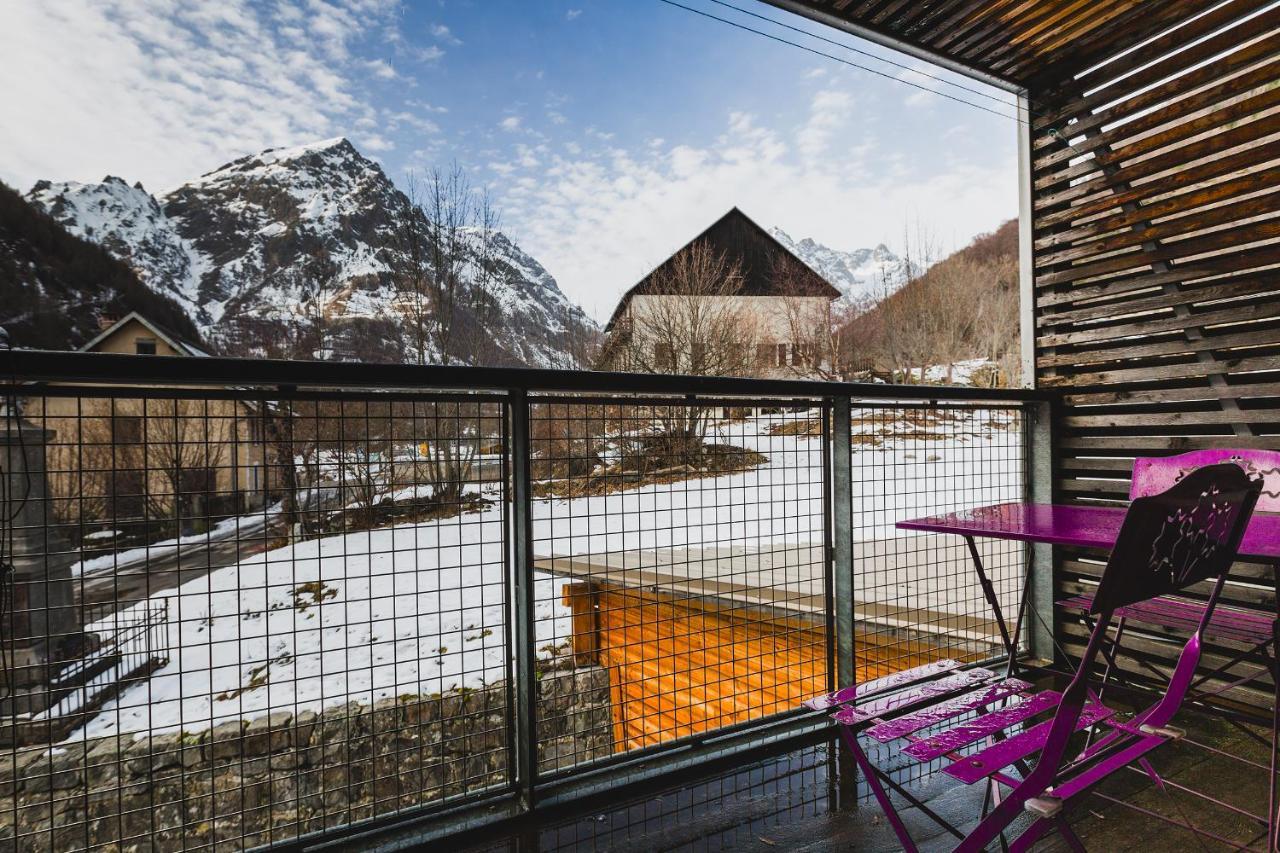 Auberge Des Ecrins Champoleon Room photo